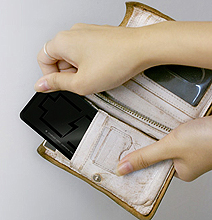 Jump-Start CARD: Borrow Power From Another Cell Phone Or Device