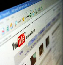 What Americans Watch Online While Working [Infographic]