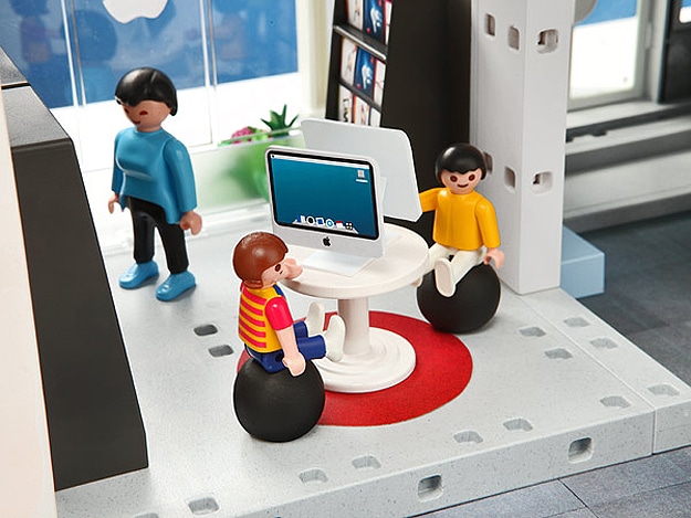 Apple's Official Apple Store Playset