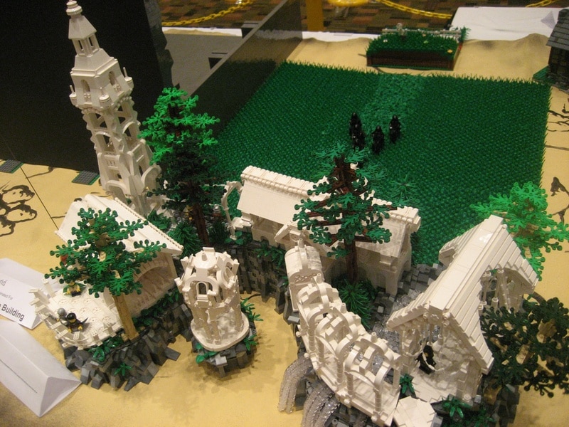 Middle Earth Recreated In Lego