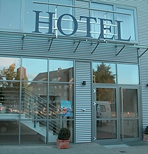 Hotel Brochure Pictures vs. The Actual Hotels