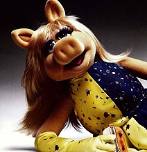 Miss Piggy’s Sexy Photo Shoot: The Muppets Never Get Old Miss Piggy’s Sexy Photo Shoot: The Muppets Never Get Old