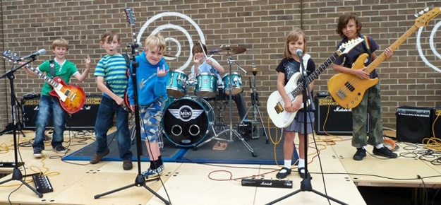 UK Rock Group Of Children