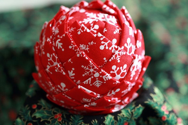 Make Pinecone Christmas Ornament