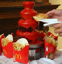 Behold A Ketchup Fountain: A French Fry Lover’s Dream Behold A Ketchup Fountain: A French Fry Lover’s Dream