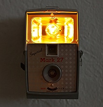Vintage Cameras Redesigned As Fabulous Night Lights Vintage Cameras Redesigned As Fabulous Night Lights