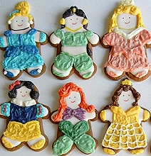 8 Creative DIY Disney Princess Gingerbread Cookies