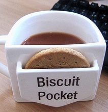 Biscuit Pocket: The Cup That Holds Your Cookies Biscuit Pocket: The Cup That Holds Your Cookies