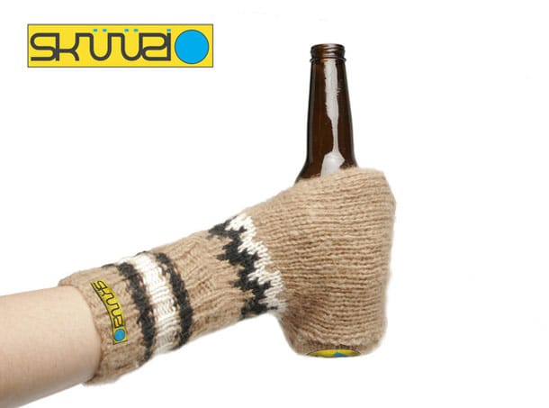 The Skuuzi Beer Party Glove