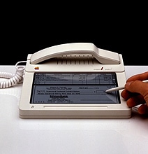 Prototype Of Apple’s Attempt To Make The iPhone Back In 1983 Prototype Of Apple’s Attempt To Make The iPhone Back In 1983