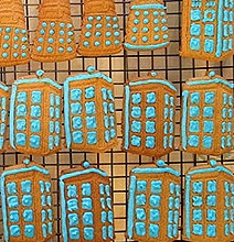 DIY TARDIS Cookies Made With 3D Printed Cookie Cutters