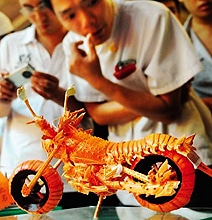 The Lobster Motorcycle: A Mind Blowing Food Carving The Lobster Motorcycle: A Mind Blowing Food Carving