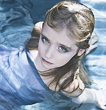 Melissa Project: Messages Society Sends Young Girls [10 Pics]