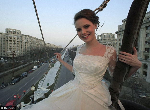 World-Record-Wedding-Dress