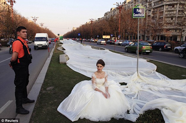 World-Record-Wedding-Dress