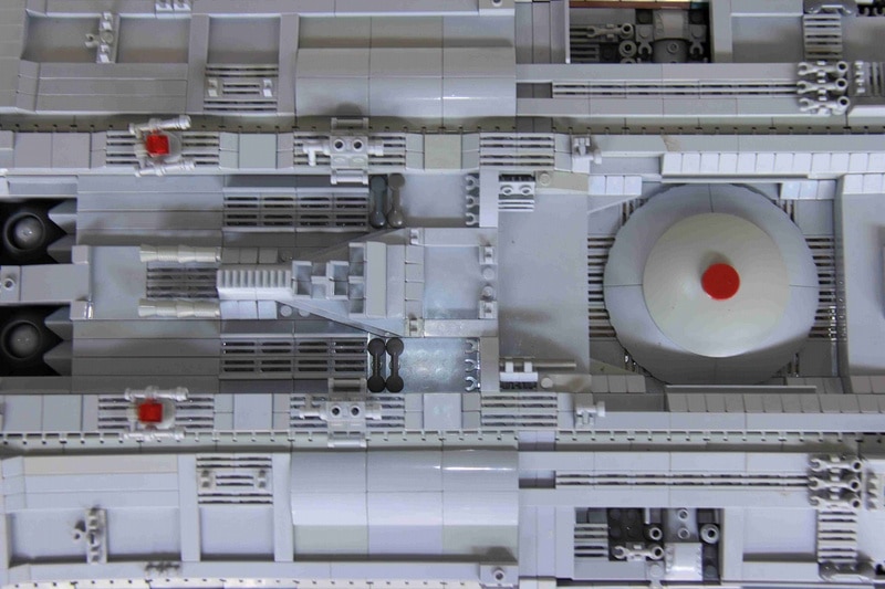 battlestar-valkyrie-lego-build