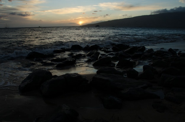 Sunset-Kihei-Maui-Hawaii-underexposed