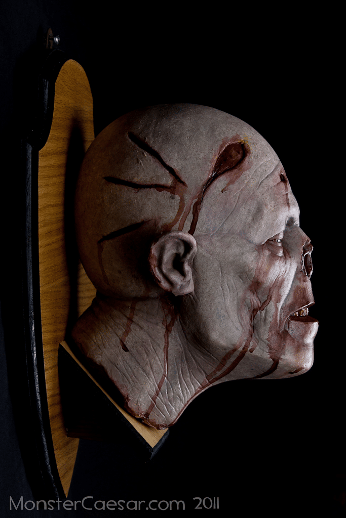 zombie-trophy-taxidermy-head