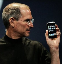 The Birth & Evolution Of The iPhone [Infographic]