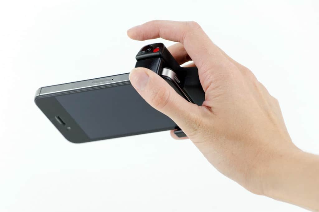 iphone-shutter-grip-accessory