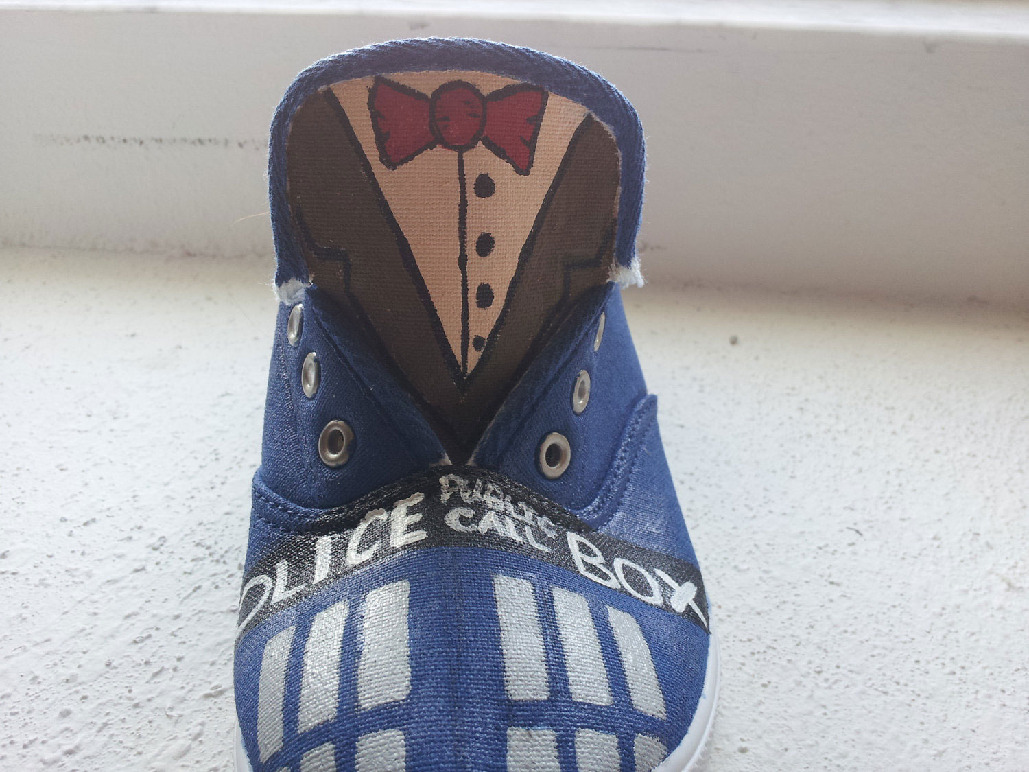 Doctor-Who-Tardis-Tennis-Shoes
