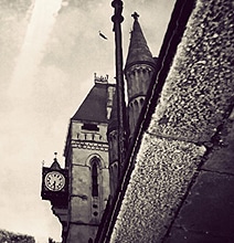 London In Puddles: Magical Photographs Taken In Rain Puddles