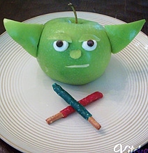 Star Wars Food Design: An Adorable Green Apple Yoda