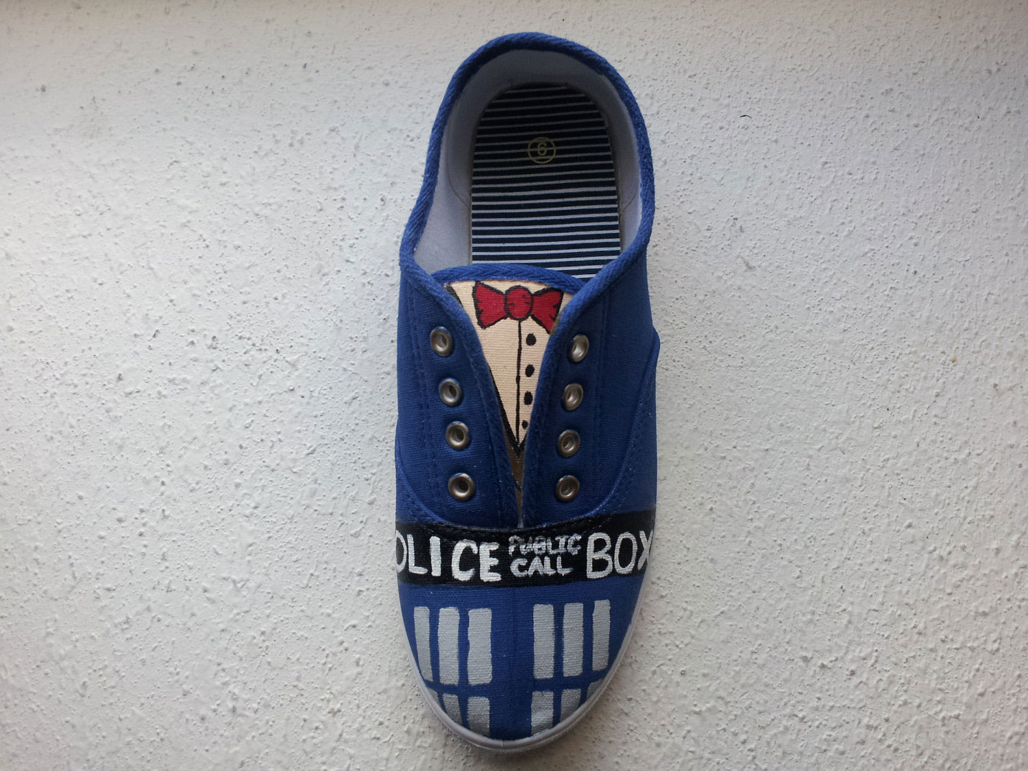Tardis-Doctor-Who-Painted-Shoes