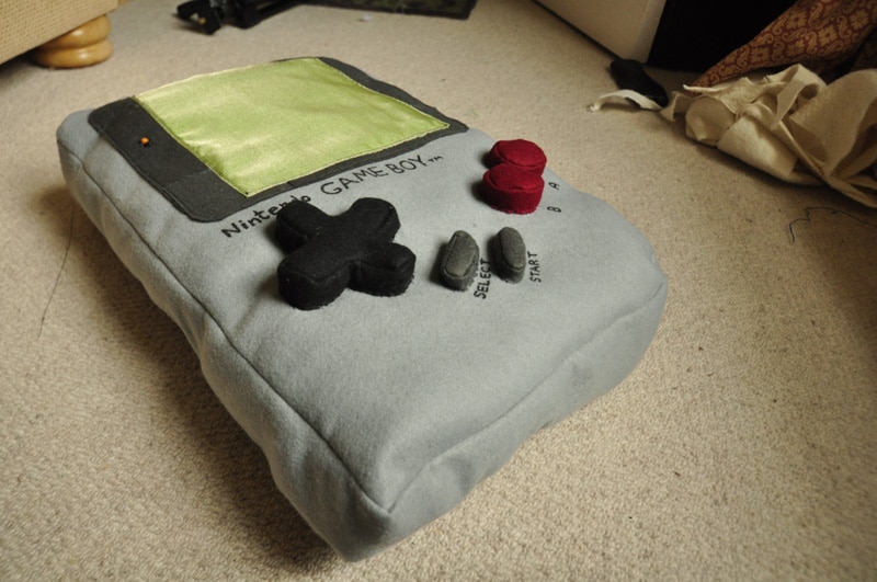 geeky-game-controller-pillows