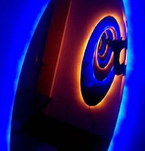 Kickass DIY Portal Loop Created With Mirrors & LEDs