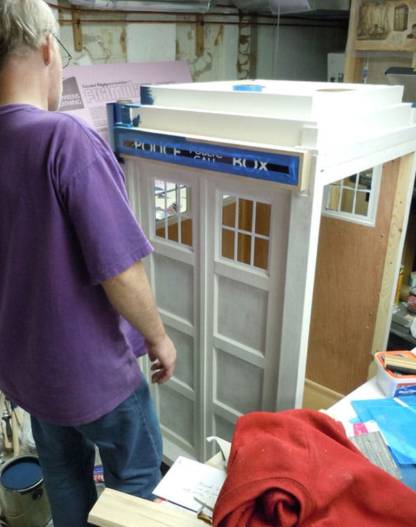 TARDIS-House-For-Cats