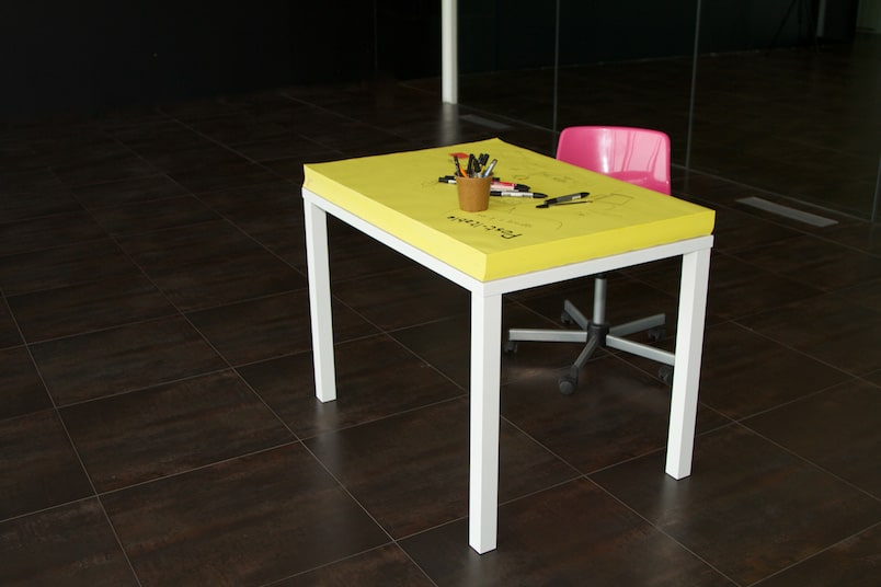 designer-post-it-table