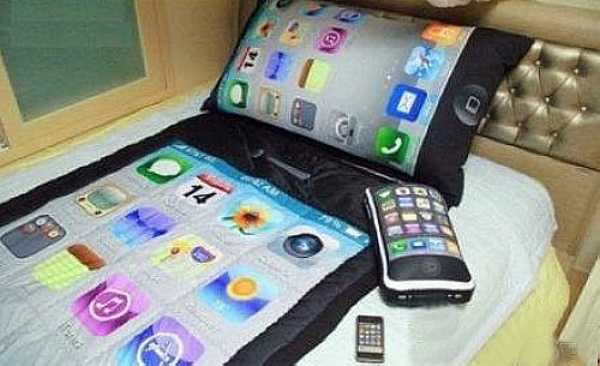 iphone-themed-bed-set