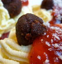 Bizarre Food Design: Spaghetti & Meatballs Ice Cream