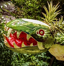 Unbelievable Dragon Built With Watermelons & Pineapples Unbelievable Dragon Built With Watermelons & Pineapples