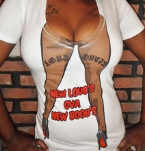 Turn Cleavage Into Sexy Legs With This Sneaky T-Shirt Turn Cleavage Into Sexy Legs With This Sneaky T-Shirt