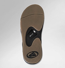Flip Flop Bottle Opener Makes You The MacGyver Of The Beach Flip Flop Bottle Opener Makes You The MacGyver Of The Beach