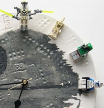 DIY LEGO Star Wars Clock With Interchangeable Minifigs