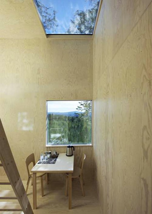 Mirror-Treehouse-In-Sweden