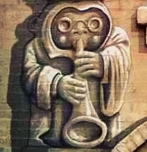 Street Art: New York Gargoyle Building Sings The Blues Street Art: New York Gargoyle Building Sings The Blues