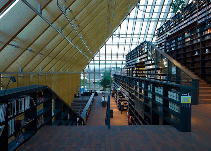 book-mountain-largest-library