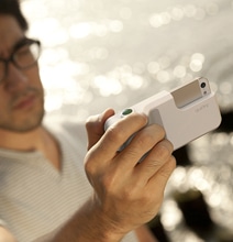 Click Case Turns The iPhone 5 Into A Legit Camera Click Case Turns The iPhone 5 Into A Legit Camera