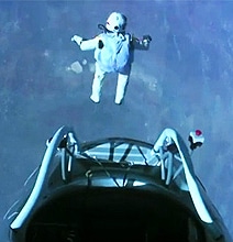 Felix Baumgartner’s Full Jump From The Edge Of Space In LEGO