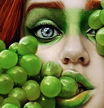 Fruit Faces: Extraordinary Self-Portraits Created With Fruit & Colors Fruit Faces: Extraordinary Self-Portraits Created With Fruit & Colors