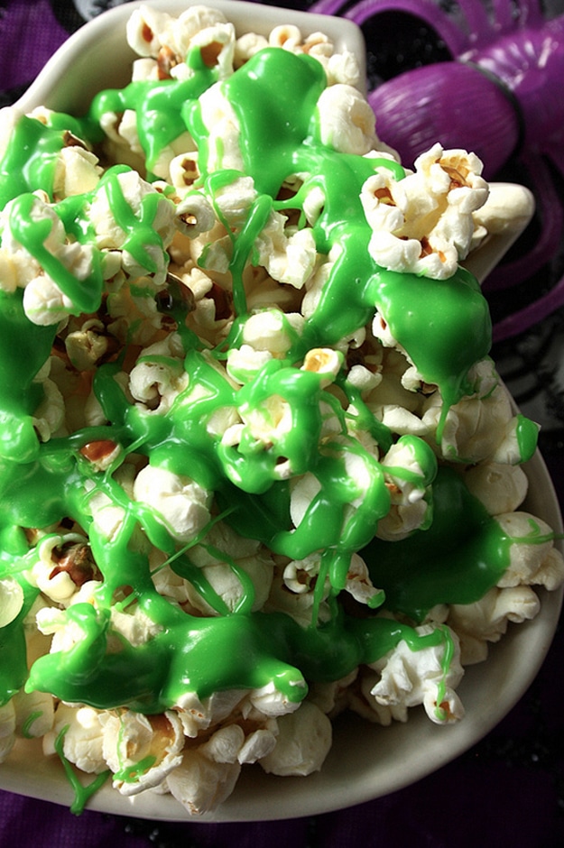 halloween-green-slime-popcorn-snack