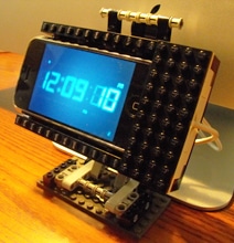 How To Create Your Very Own LEGO iPhone Dock How To Create Your Very Own LEGO iPhone Dock
