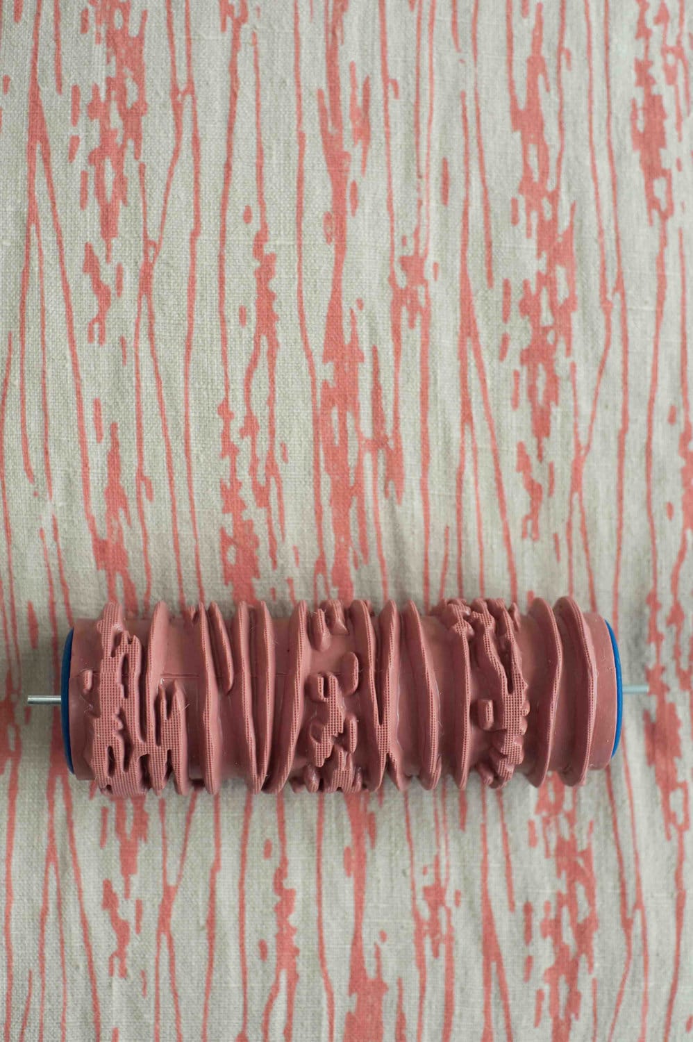 paint-roller-looks-like-wallpaper