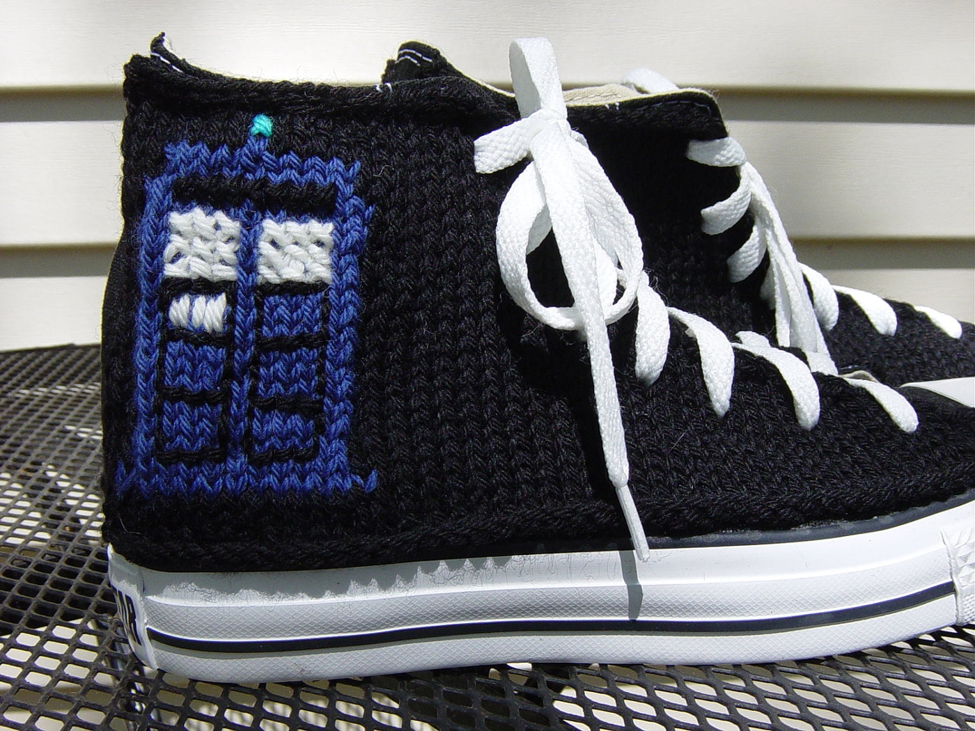 knitted-gamer-converse-sneaker-designs