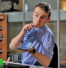 Flask Tie: Emergency Beverage Flask For Workaholics