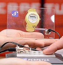 Thermoelectric Wristwatch Converts Body Heat Into Electricity Thermoelectric Wristwatch Converts Body Heat Into Electricity
